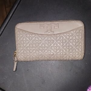 Tory Burch Quilted Beige Wallet